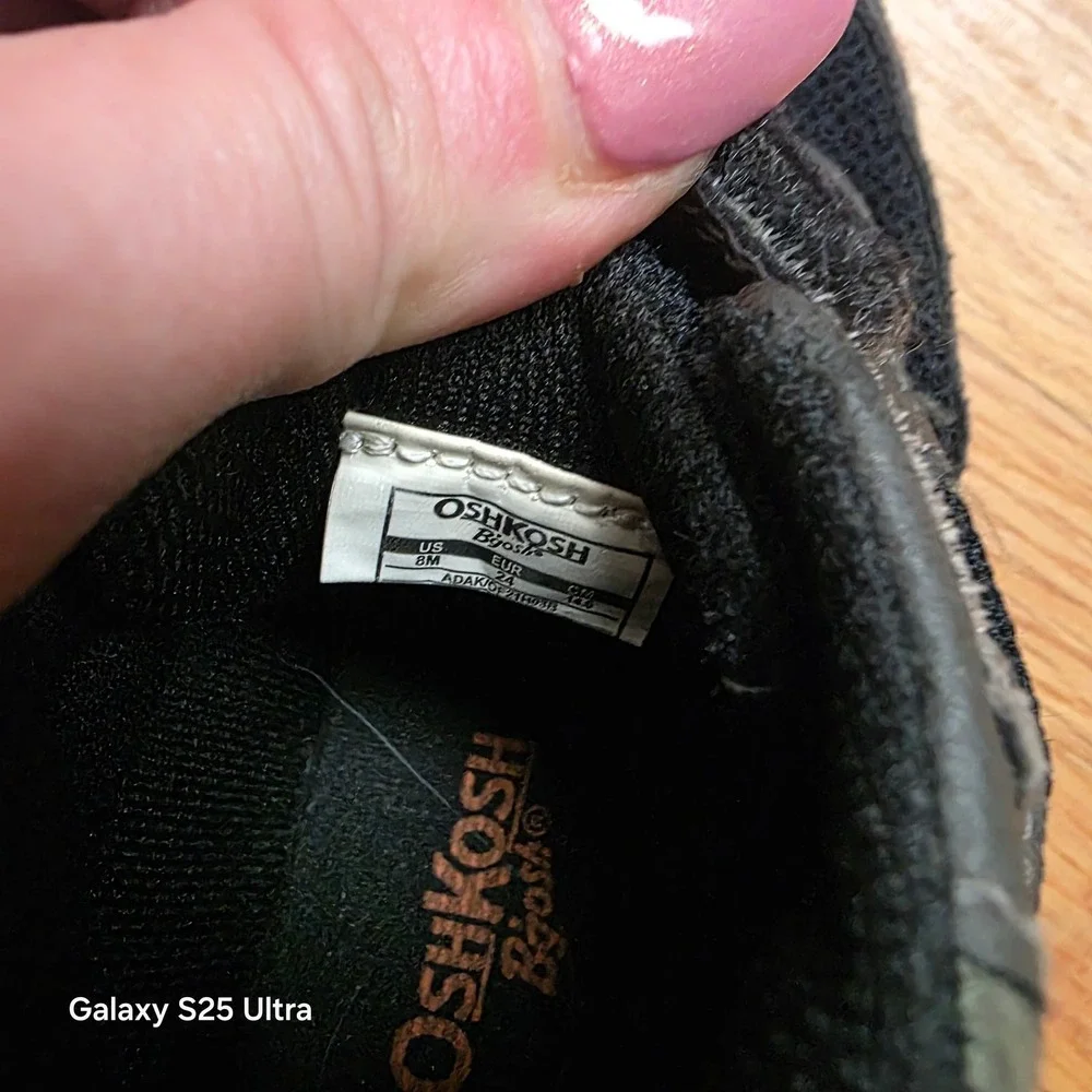 EUC Oshkosh B'gosh‎ gray and brown winter, hiking toddler boots size 8